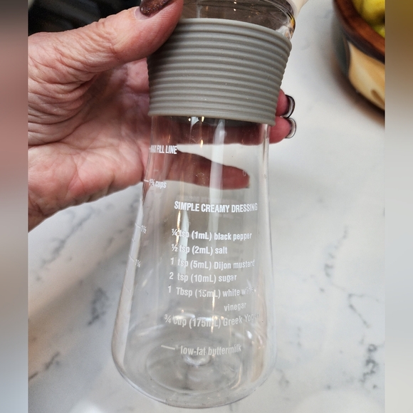 PAMPERED CHEF Salad Dressing Bottle - Picture 3 of 4